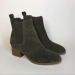 GAP | Suede Chelsea Boot